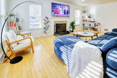 Image de Quiet 3br Home: Private Deck & Wooded Views