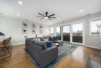 Image de Urban Farm Stay w/ Skyline Views + Free Parking