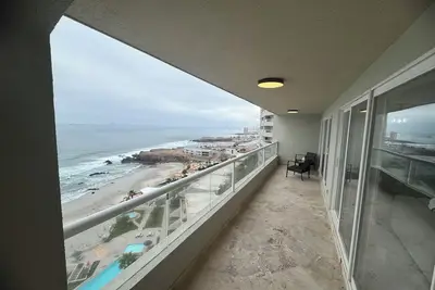 Image de The Pacibeach Condo - Oceanfront • Infinity View