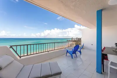 Casalin a beachfront penthouse with panoramic beachfront epic views