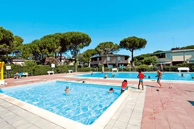 Image de Appartement avec accès au jardin et à la piscine