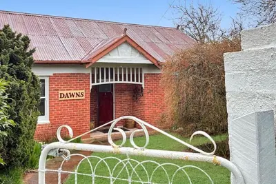 Image de Dawns Cottage, the heart of Daylesford. Fireplace