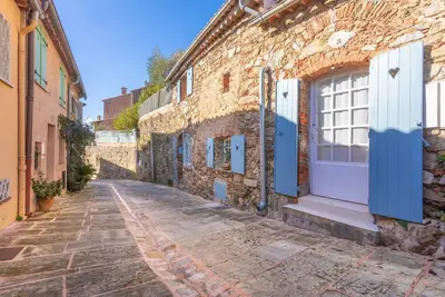 Image de Maison de Village avec 3 chambres et climatisation au cœur du vieux Grimaud
