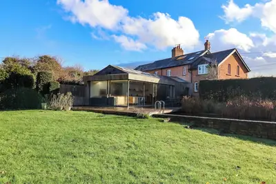 Image de Bredy Cottages, pet friendly, with pool in Burton Bradstock