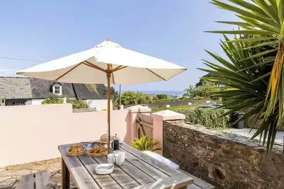 Image de Sea View Cottage, Walk to Beach & Pub, Parking