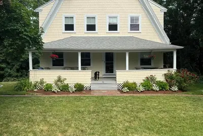 Image de Charming 6br Orleans Retreat, Great Outdoor Space, Walk to Orleans Town