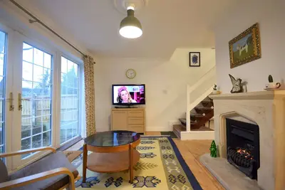 Image de Cosy 2bdr House with Driveway Near Manchester