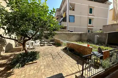 Image de Comfortable, spacious apartment complete with garden in the center of Tropea.