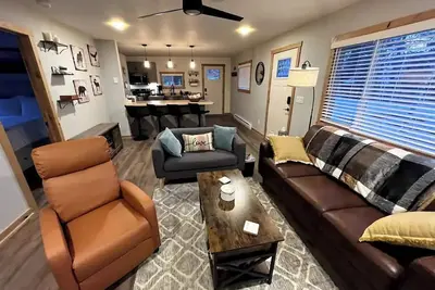 Image de A Serene 2-bedroom cabin in charming Divide perfect for relaxing getaway