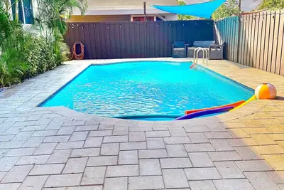 Image de Heart of Miami with pool. Airport. Downtown. Beach.