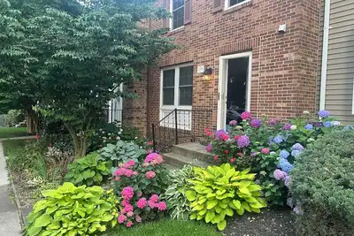 Image de Perfect 3-bedroom townhome in Tysons Corner, Virginia - Close to Washington Dc