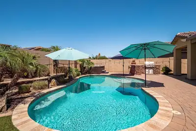 Image de Free Heated Pool, Hot Tub, Built-in Grill