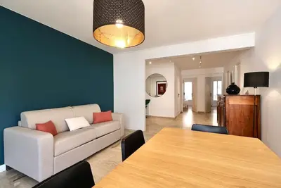 Image de T3 lumineux - 6 pers - Centre - Climatisé - Gare à 200 m - Parking - Mer à 100 m