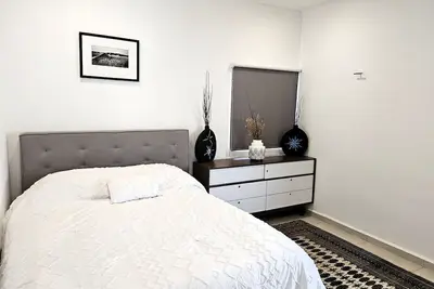 Image de Quiet oasis just a short walk away from the beach, restaurants, and beach clubs.