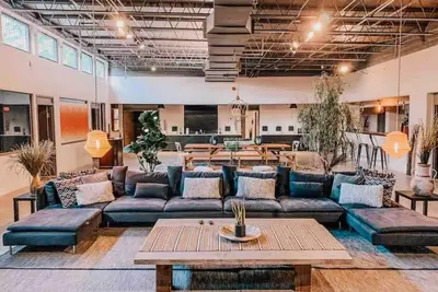 Image de The Bohemian Villa - 7000sqft Ping Pong Darts Hot Tub - 9 bedrooms Sleeps 30