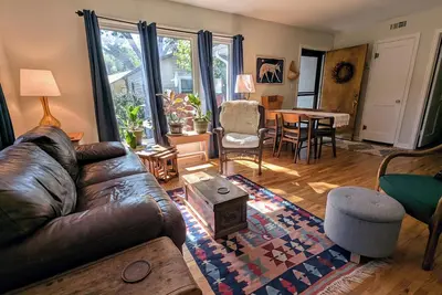 Image de 4 Bedroom 2 Bath home near Washington Park, perfect for families