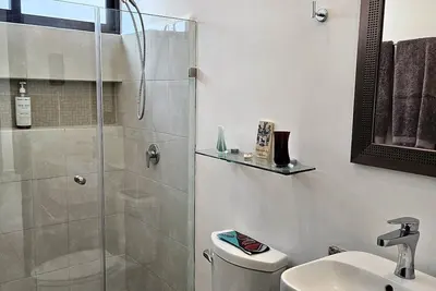 Image de Quiet oasis just a short walk away from the beach, restaurants, and beach clubs.