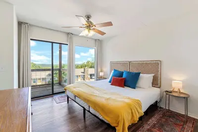 Image de Beaver Lakeview Retreat with Balcony near Dt Rogers