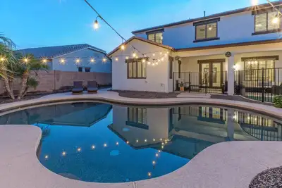 Image de Resort Amenities: Game Room, Pvt Htd Pool, Putt Green, Covered Patio, Gas Grill