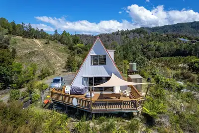 Image de Stunning Beach & Forest 360 Views - close to the beach and mountain bike park!