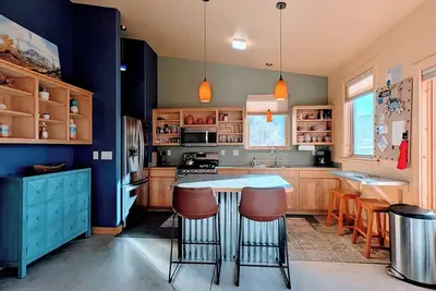 Image de Cozy / Ev Charging / Colorful