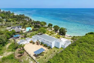 Image de 8-bed ensuite Diani villa, with Ac, private pool & fully staffed for serenity