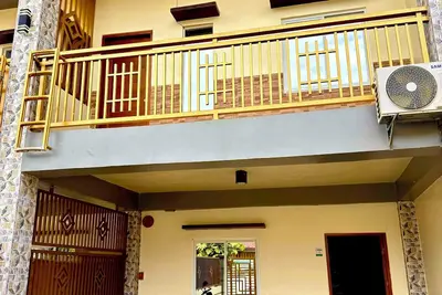 Image de Cozy spacious family apartment  near the airport!