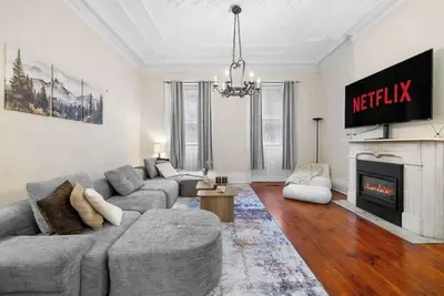 Image de Villa Authentique | Allentown | Salon | Bureau