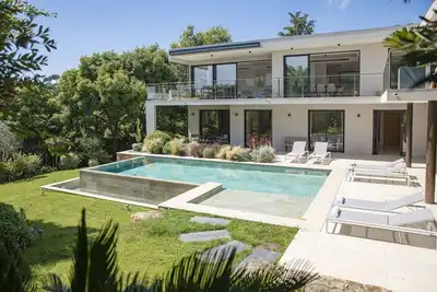 Image de Villa californienne 4 chambres avec piscine privée - 1km de Cannes