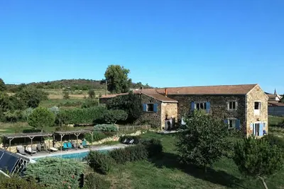 Image de Grand Gîte en Ardèche Nord pour groupes avec piscine, jusqu’à 26 pers.