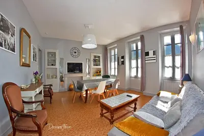 Image de Luchon Grand Et Bel appartement T2 Centre ville, Jardin. . Wifi