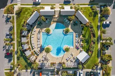 Image de Rhema Beach Haus, 2br Luxury Retreat w/Resort Pool