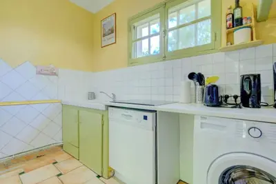 Image de Cottage Charmant à Réattu avec Terrasse et Vue sur le Parc – Pour 3/4 Personnes