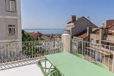 Image de Amazing Terrace River View Apartment by LovelyStay