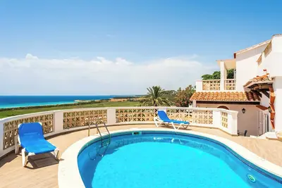 Image de Es Castellet - Trois Chambres Villa, Couchages 6