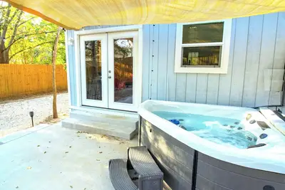 Image de Tiki Cottage Lake Texoma - Hot Tub & Fun