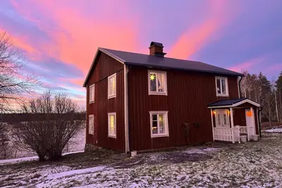 Image de Charming old school in Värmlandsnäs Spacious country retreat of 120 m².