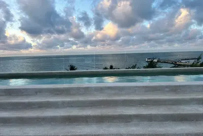 Image de Welcome to Casa Mermaids! Perfectly located spacious 1-bedroom, 2-bath apartment