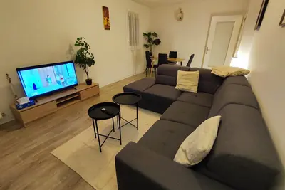 Image de T3 lumineux avec grande terrasse +parking sécurisé