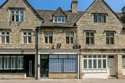 Image de Historic Barber Shop, Parking, Garden, Town Centre