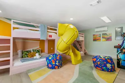 Image de Htd Pool + MiniGolf + Firepit + GameRoom + Swingset