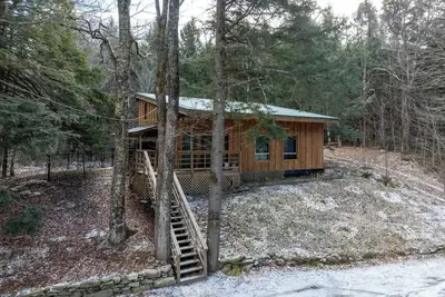 Image de Stratton Woods · Secluded Vermont Cabin Retreat
