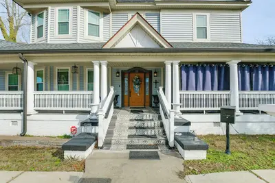 Image de Huge Group Retreat Near Woodruff Bmw & Greenville!