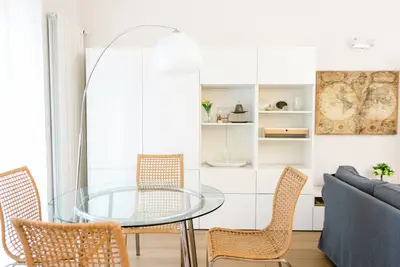 Image de [Charm & Style Bari] Large Central Apartment