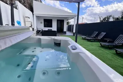 Image de New little villa in picturesque village of Paul do mar with large jacuzzi