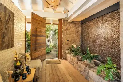 Image de Une villa au design branché et naturel a la fois, avec une vue sur la plage