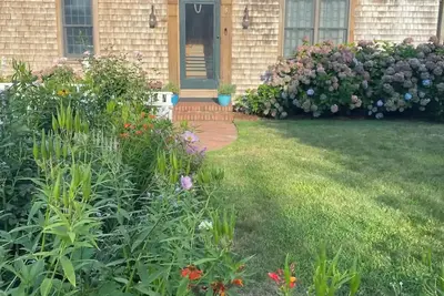 Image de Nestled 5 bedroom, 2. 5 bath home in Naushop!