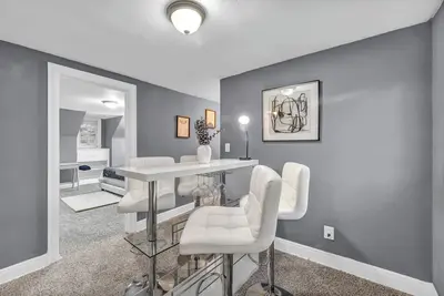 Image de Weber Duplex House Upper Unit Near Highland Square