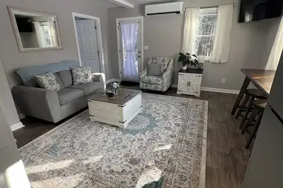 Image de 2-bedroom cottage in delightful Deer Isle with cozy charm