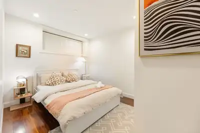 Image de Newly Built 2br Suite with private entrance in Quiet Vancouver West Neighborhood